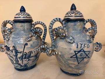 Coppia vasi  antichi in ceramica