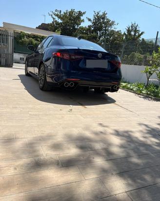 Alfa Giulia 180cv super Q2