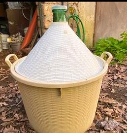 Damigiane in vetro usate diverse dimensioni 