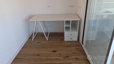 Scrivania bianca con cassettiera – 150 x 72,5 cm