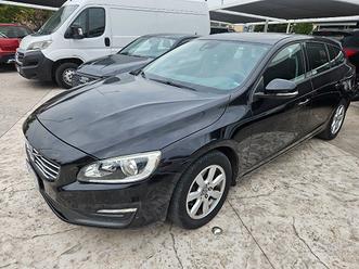 VOLVO V60 D2 1.6 Powershift Momentum