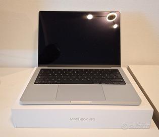Apple MacBook Pro M5  32GB 1Tb SSD