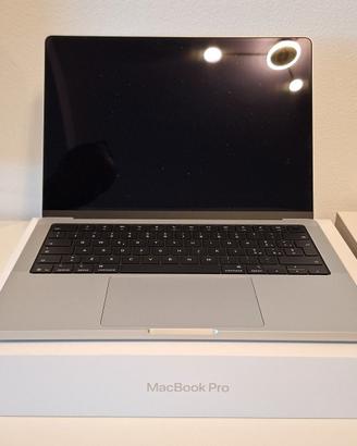 Apple MacBook Pro M5  32GB 1Tb SSD