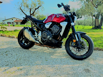 Honda cb1000R