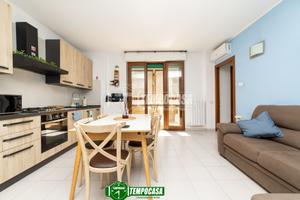 AMPIO 2 LOCALI CON TERRAZZINO E CANTINA!