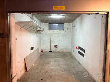 Box / Garage di 13 m² a Milano