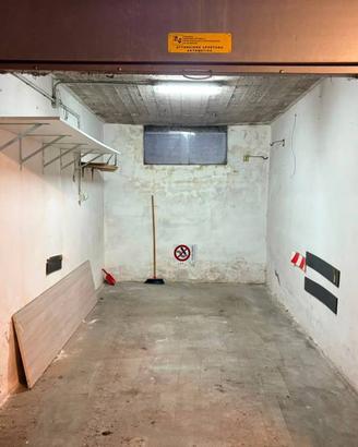 Box / Garage di 13 m² a Milano