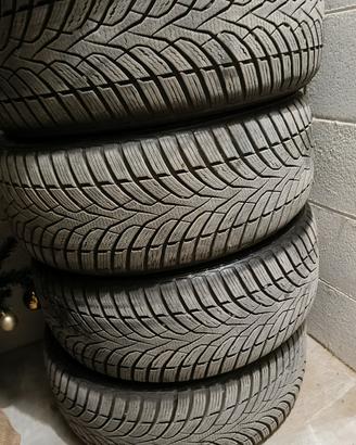 Pneumatici 215/50 r17