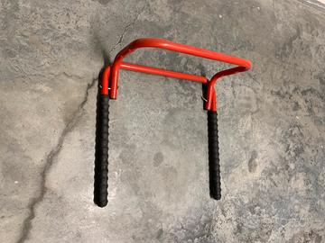 Porta biciclette da muro.