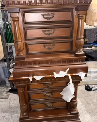Coppia di comodini classici in legno – 3 cassetti