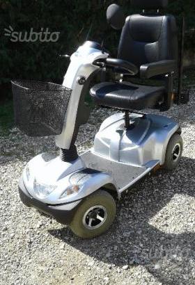 Scooter elettrico a batteria per anziani