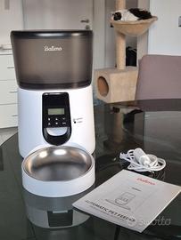 Distributore automatico cibo per cani e gatti