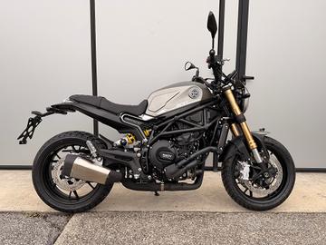 Benelli Leoncino 800