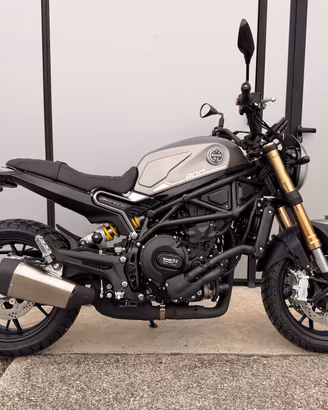 Benelli Leoncino 800