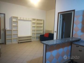 Trilocale ammobiliato