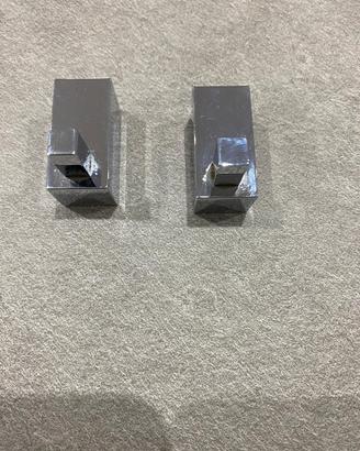 Accessori cromati per bagno