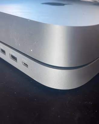Satechi Hub per Mac Mini con SSD integrato.