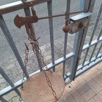 antica stadera vintage con piatto