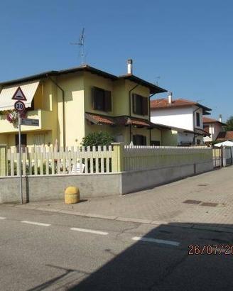 Immobile in asta di 157 m² con 5 locali e box auto