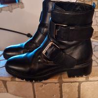 Stivaletti di pelle neri n. 35 Geox