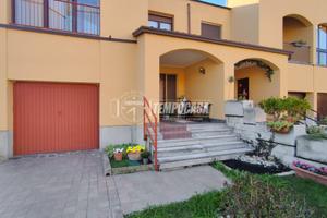 VILLA A SCHIERA DI TESTA DI 4 LOCALI CON AMPIO GIA