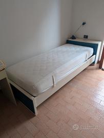letto in legno 