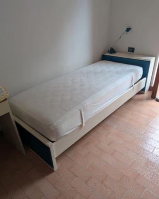 letto in legno 