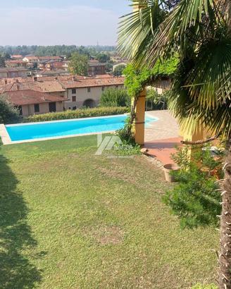 Villa di 202 m² con 4 locali e box auto doppio a C