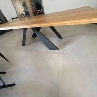 Tavolo da pranzo in legno massello