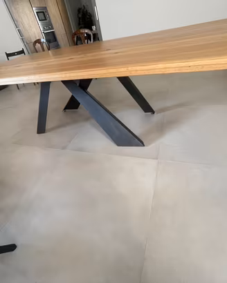 Tavolo da pranzo in legno massello