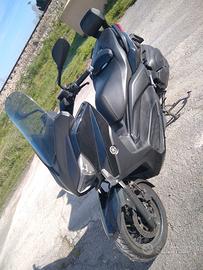yamaha xmax 400 blak
