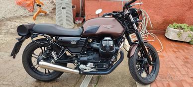 Moto Guzzi V7 III Stone