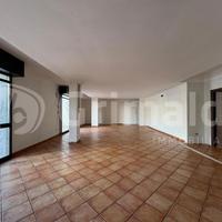 Negozio Quarto [Cod. rif 3299283ACG]