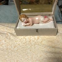 Bambinello con movimento