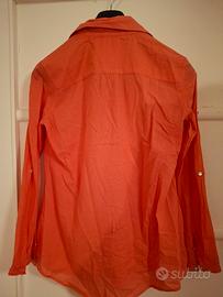 Camicia in cotone rigato, maniche lunghe.