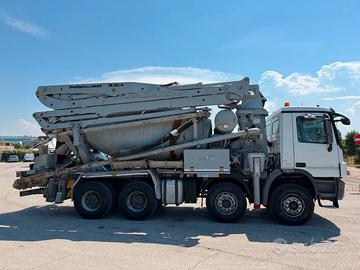 MERCEDES BENZ Actros 4144 B con betonpompa Putzmei