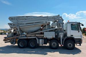 MERCEDES BENZ Actros 4144 B con betonpompa Putzmei