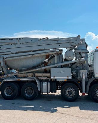 MERCEDES BENZ Actros 4144 B con betonpompa Putzmei