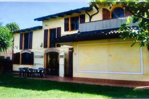 Casa indipendente di 220 m² con più di 5 locali e 