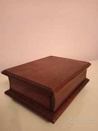 Scatola in legno.