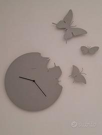Orologio a muro con farfalle 