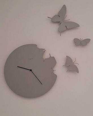 Orologio a muro con farfalle 