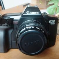 Macchina forografica 35 mm. con accessori