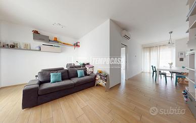 Trilocale Elegante con Terrazzo Privato