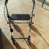 Deambulatore per anziani