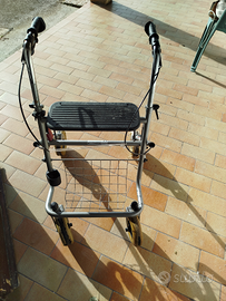 Deambulatore per anziani