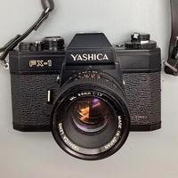 Fotocamera reflex vintage YASHICA FX-1 con 50mm