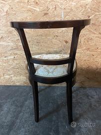 Poltroncina antica restaurata