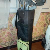 Mazze da golf usate e sacca