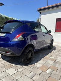 Lancia y 2014
